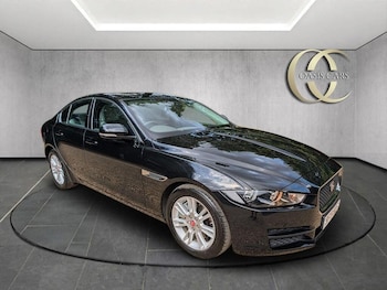 Used Jaguar XE 2018 for sale - 79400718: Photo