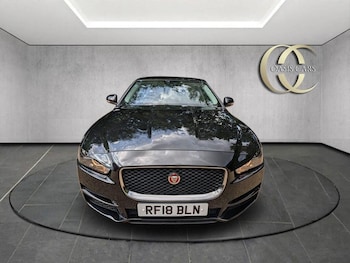 Used Jaguar XE 2018 for sale - 79400718: Photo