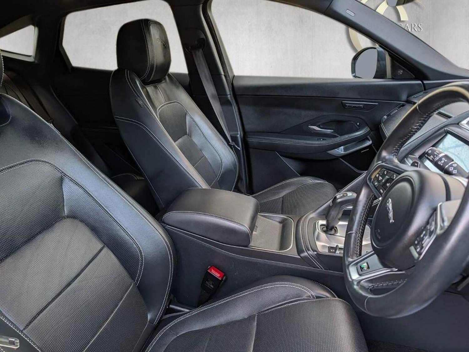 Used Jaguar E-Pace 2019 for sale - 76941794: Photo 2