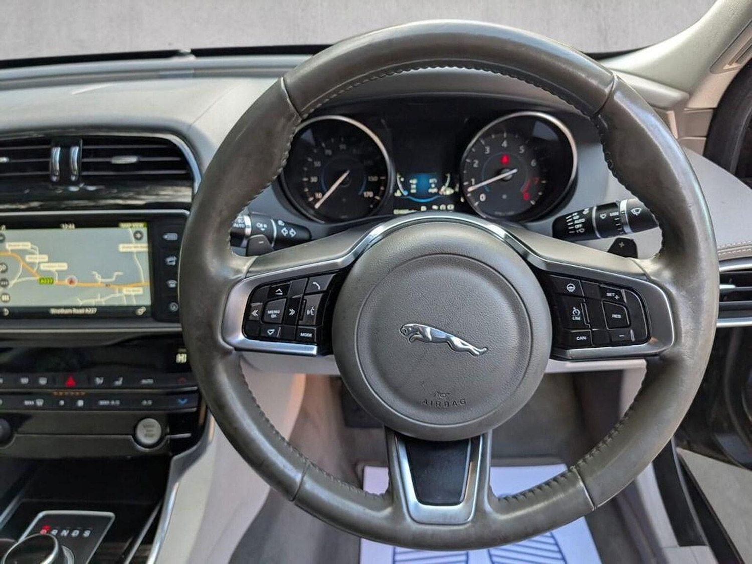 Used Jaguar XE 2017 for sale - 78134940: Photo 11