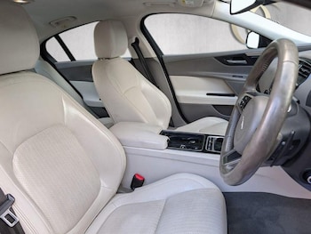 Used Jaguar XE 2017 for sale - 78134940: Photo