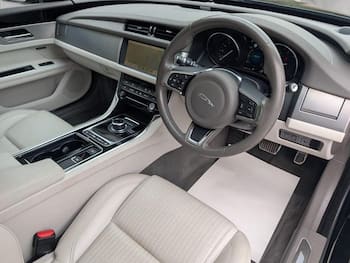 Used Jaguar XF 2019 for sale - 79563958: Photo