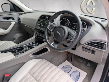Used Jaguar F-Pace 2019 for sale - 75615841: Photo