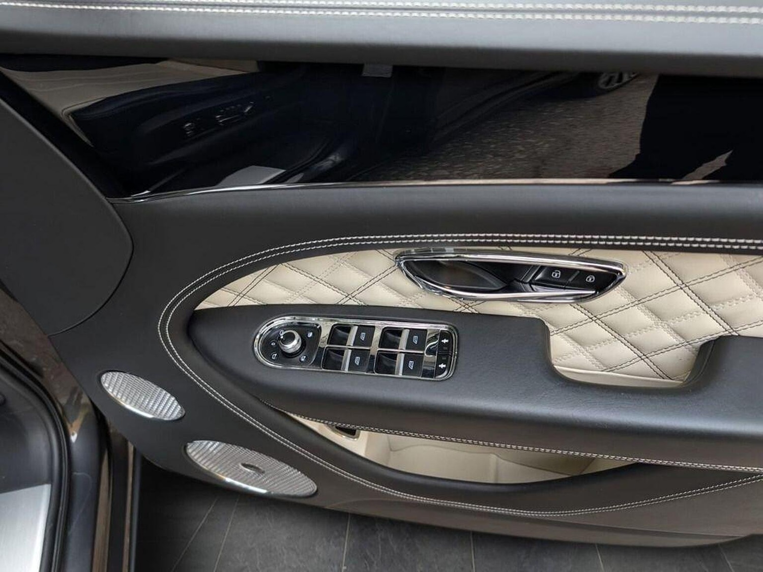 Used Bentley Bentayga 2020 for sale - 76058103: Photo 10