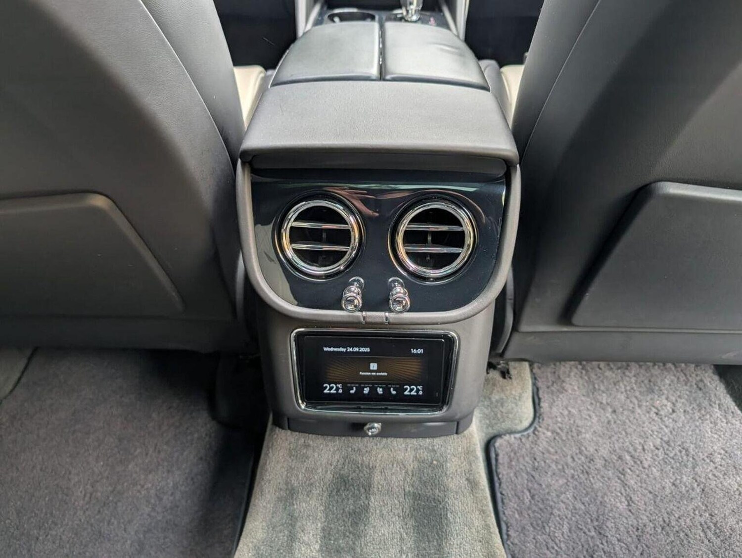 Used Bentley Bentayga 2020 for sale - 76058103: Photo 13