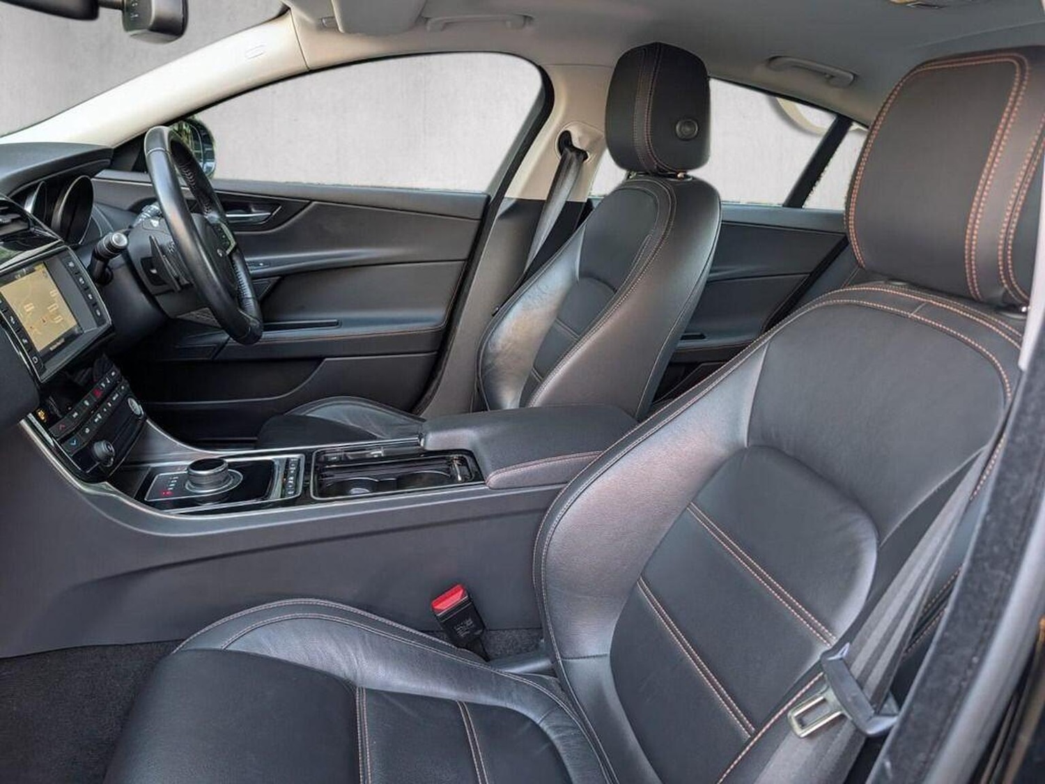 Used Jaguar XE 2018 for sale - 77735722: Photo 15