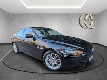 Used Jaguar XE 2018 for sale - 77735722: Photo