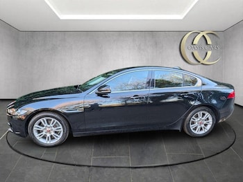 Used Jaguar XE 2018 for sale - 77735722: Photo