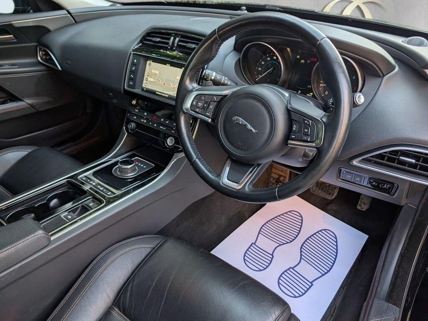 Used Jaguar XE 2018 for sale - 77735722: Photo 3