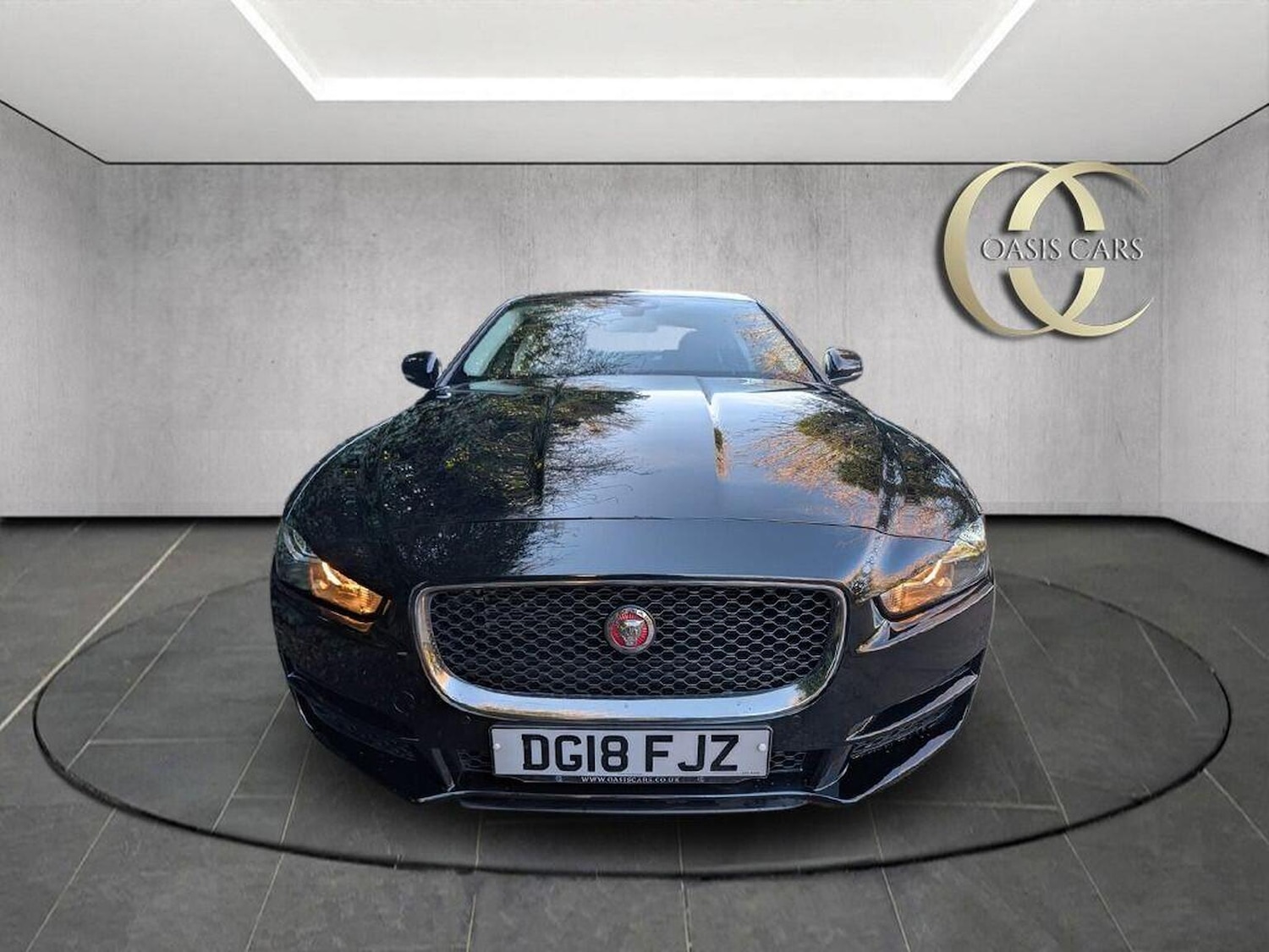 Used Jaguar XE 2018 for sale - 77735722: Photo 4