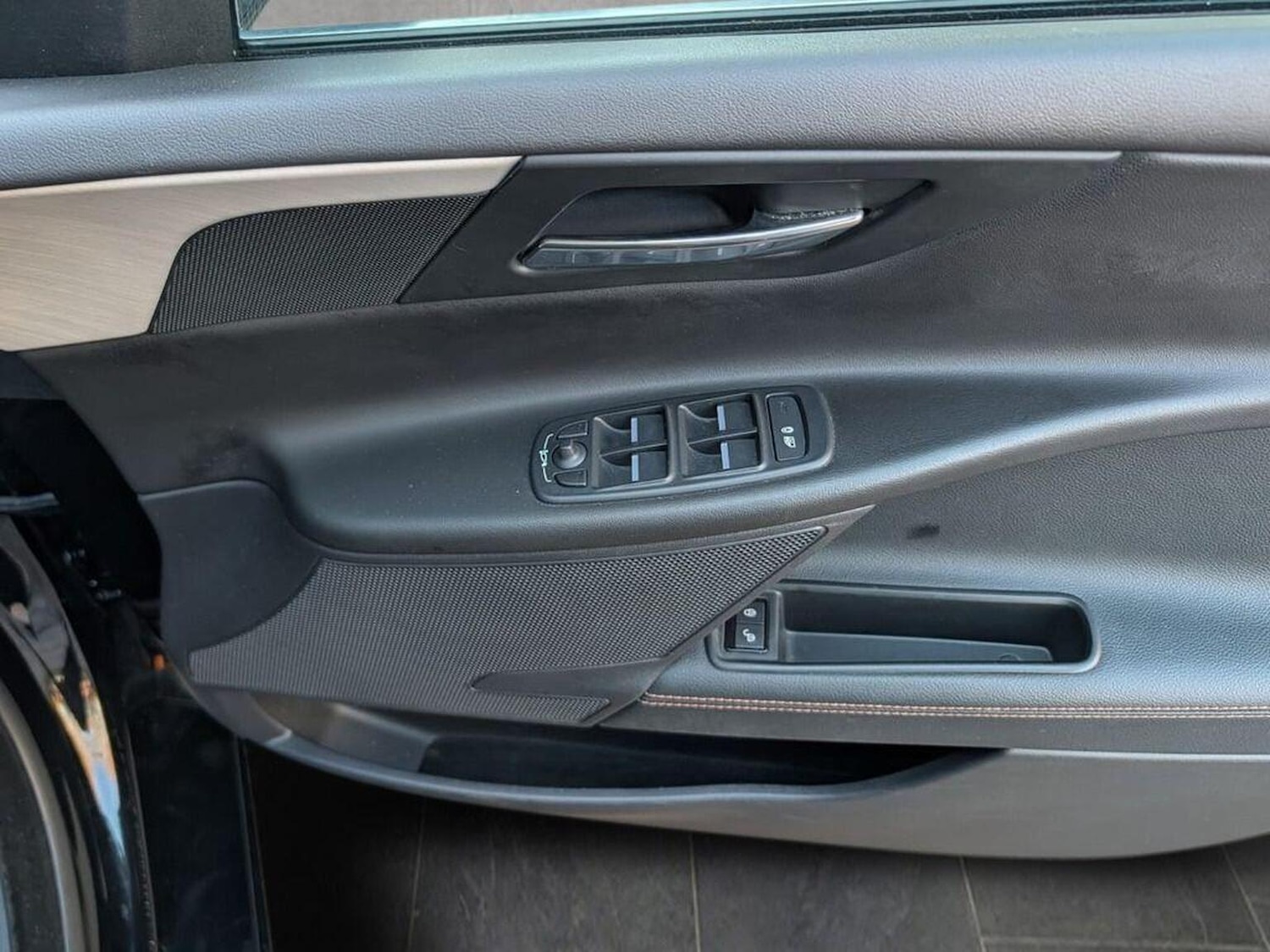 Used Jaguar XE 2018 for sale - 77735722: Photo 8