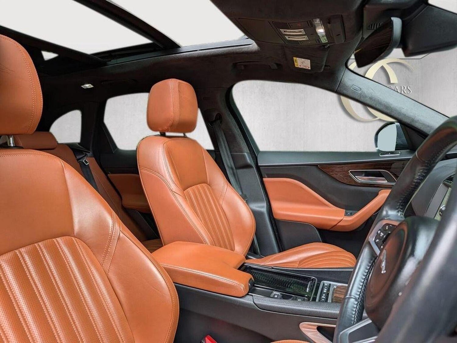 Used Jaguar F-Pace 2020 for sale - 76313970: Photo 2