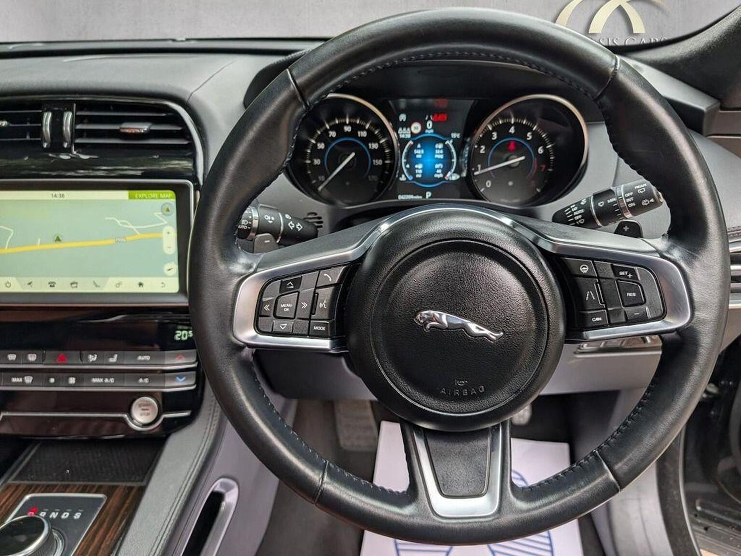 Used Jaguar F-Pace 2020 for sale - 76313970: Photo 3