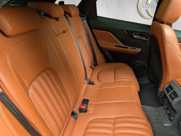 Used Jaguar F-Pace 2020 for sale - 76313970: Photo 6