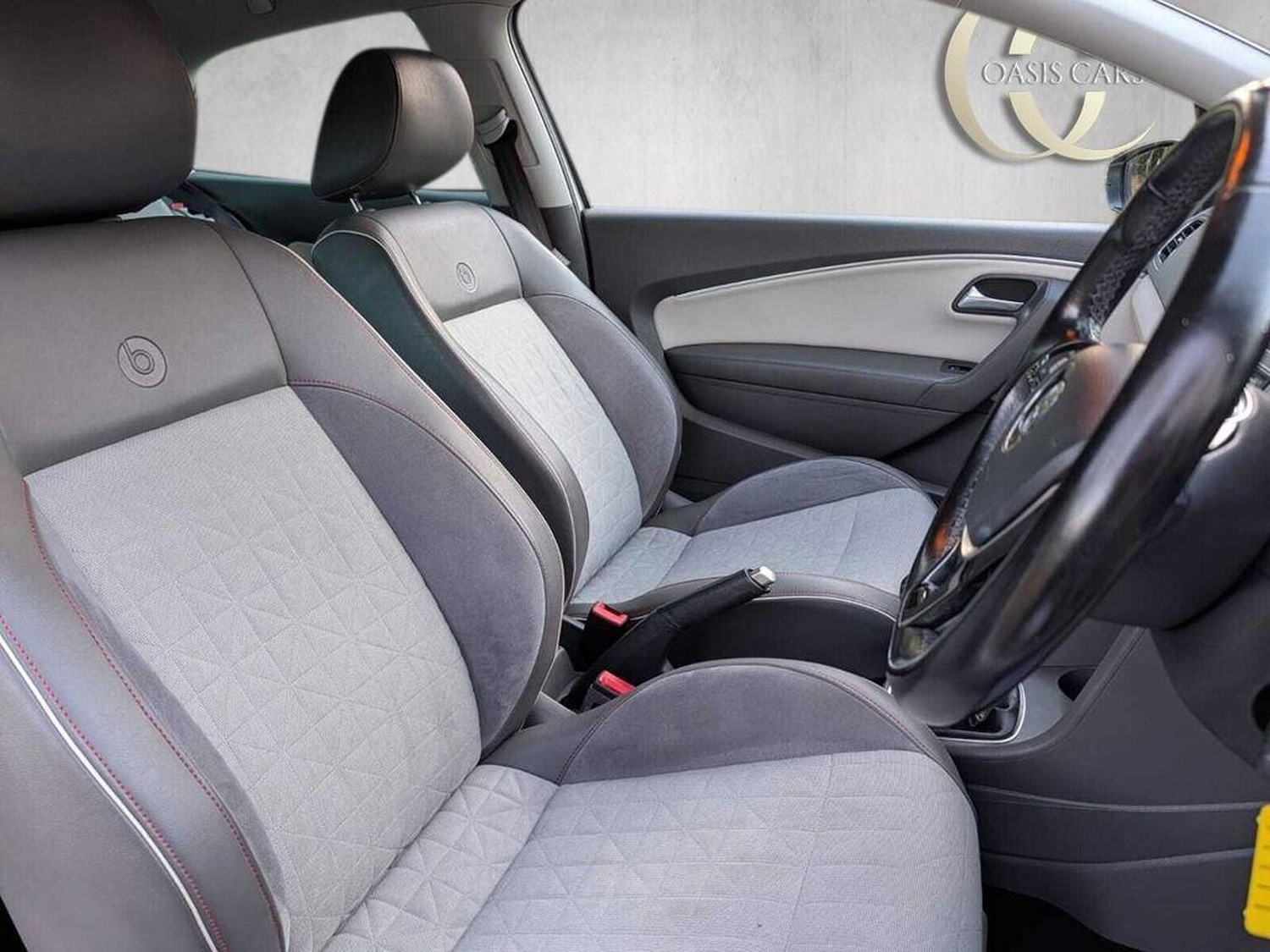 Used Volkswagen Polo 2017 for sale - 77584579: Photo 2