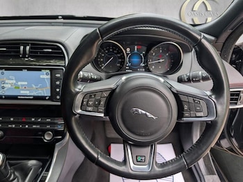 Used Jaguar XE 2016 for sale - 78373366: Photo