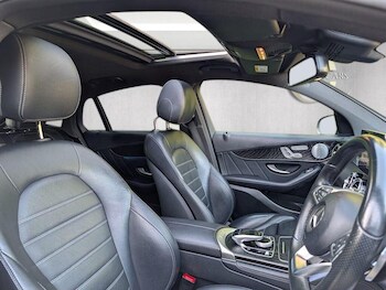 Used Mercedes-Benz GLC 2018 for sale - 76082701: Photo 2