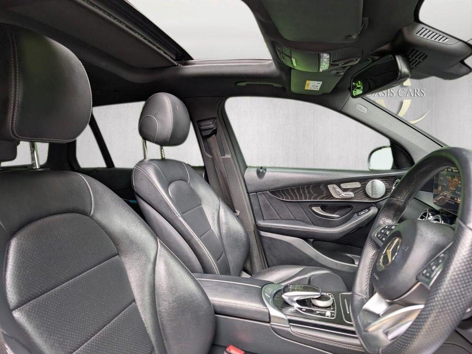 Used Mercedes-Benz GLC 2019 for sale - 76571061: Photo 2