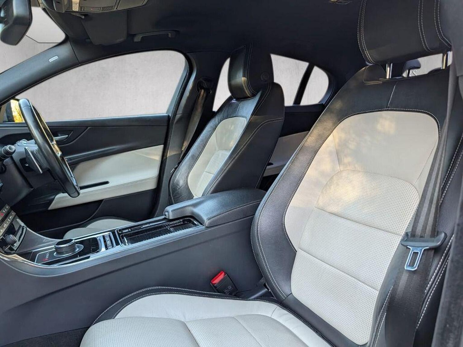 Used Jaguar XE 2017 for sale - 76799167: Photo 12