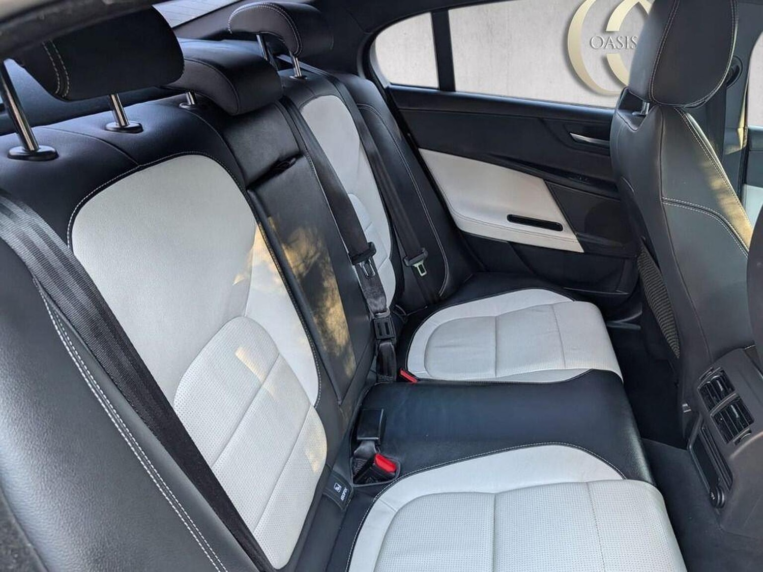 Used Jaguar XE 2017 for sale - 76799167: Photo 9