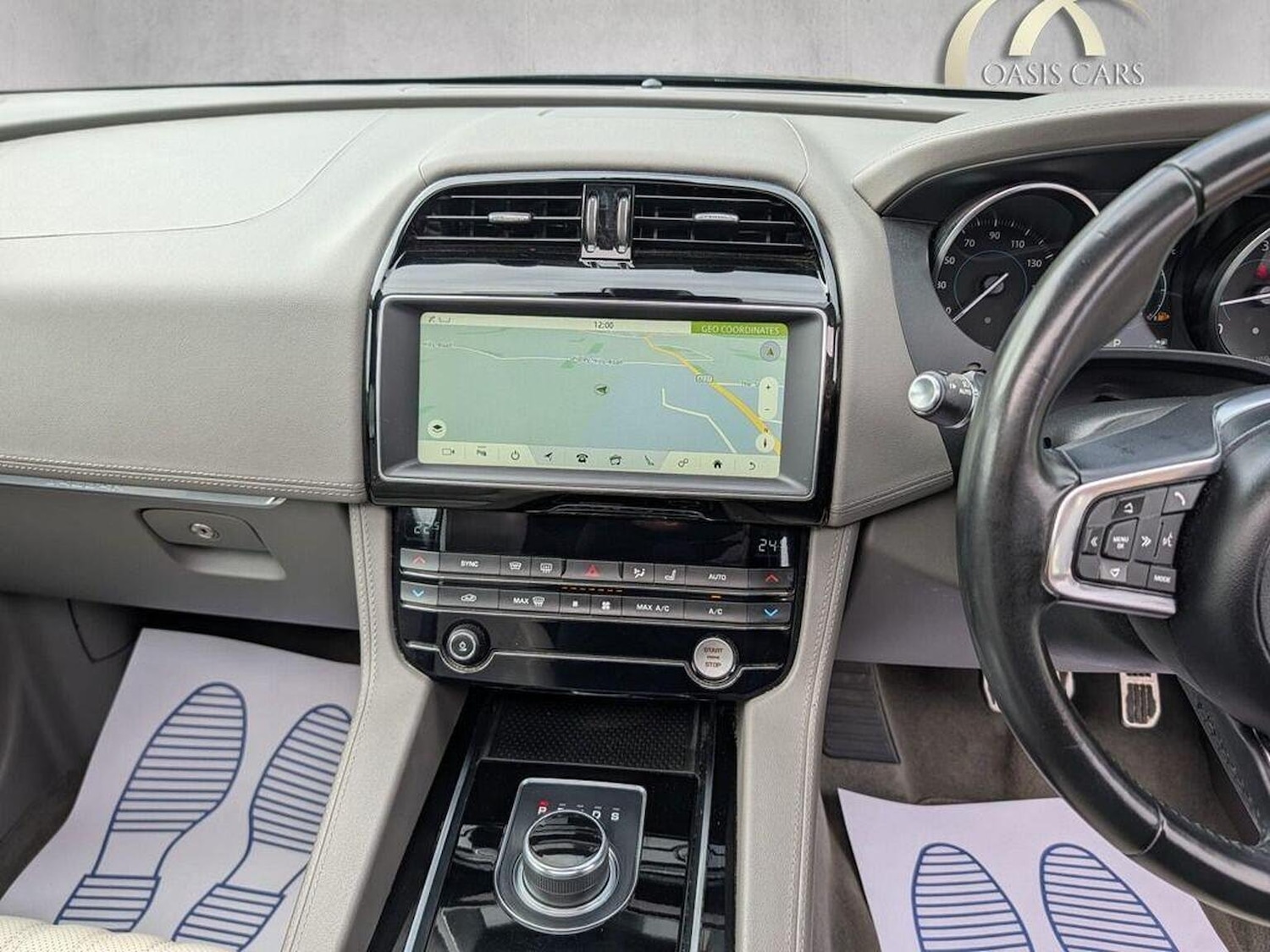 Used Jaguar F-Pace 2018 for sale - 76082780: Photo 13