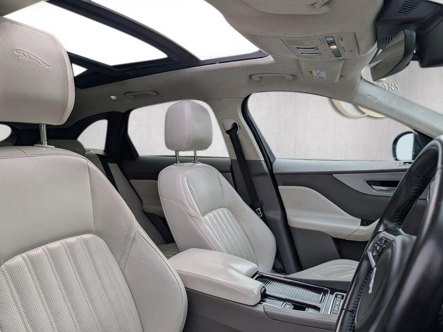 Used Jaguar F-Pace 2018 for sale - 76082780: Photo 2