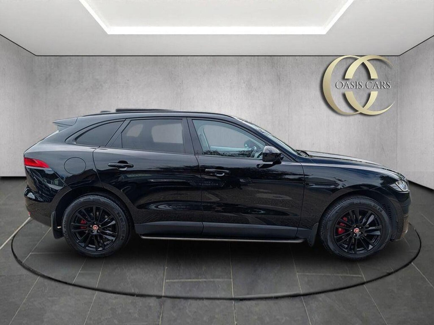 Used Jaguar F-Pace 2018 for sale - 76082780: Photo 4
