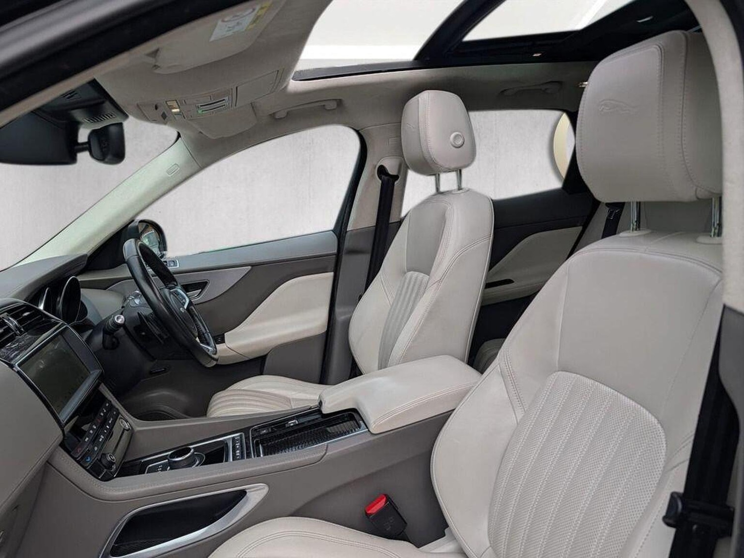 Used Jaguar F-Pace 2018 for sale - 76082780: Photo 6