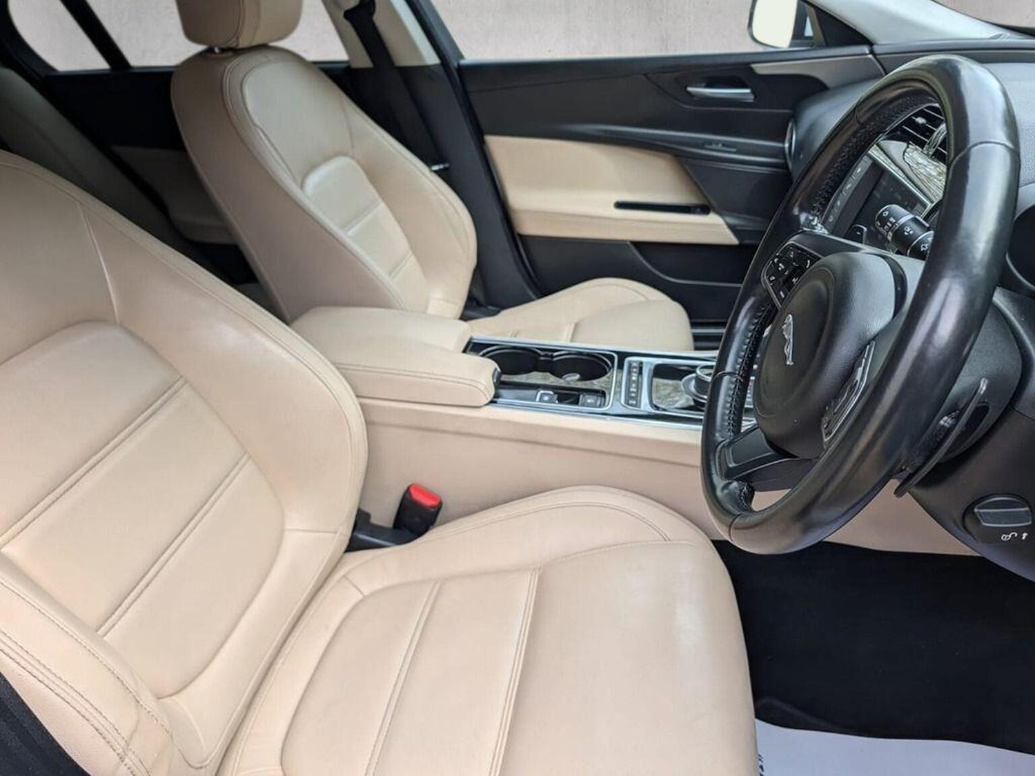 Used Jaguar XE 2016 for sale - 77880958: Photo 16