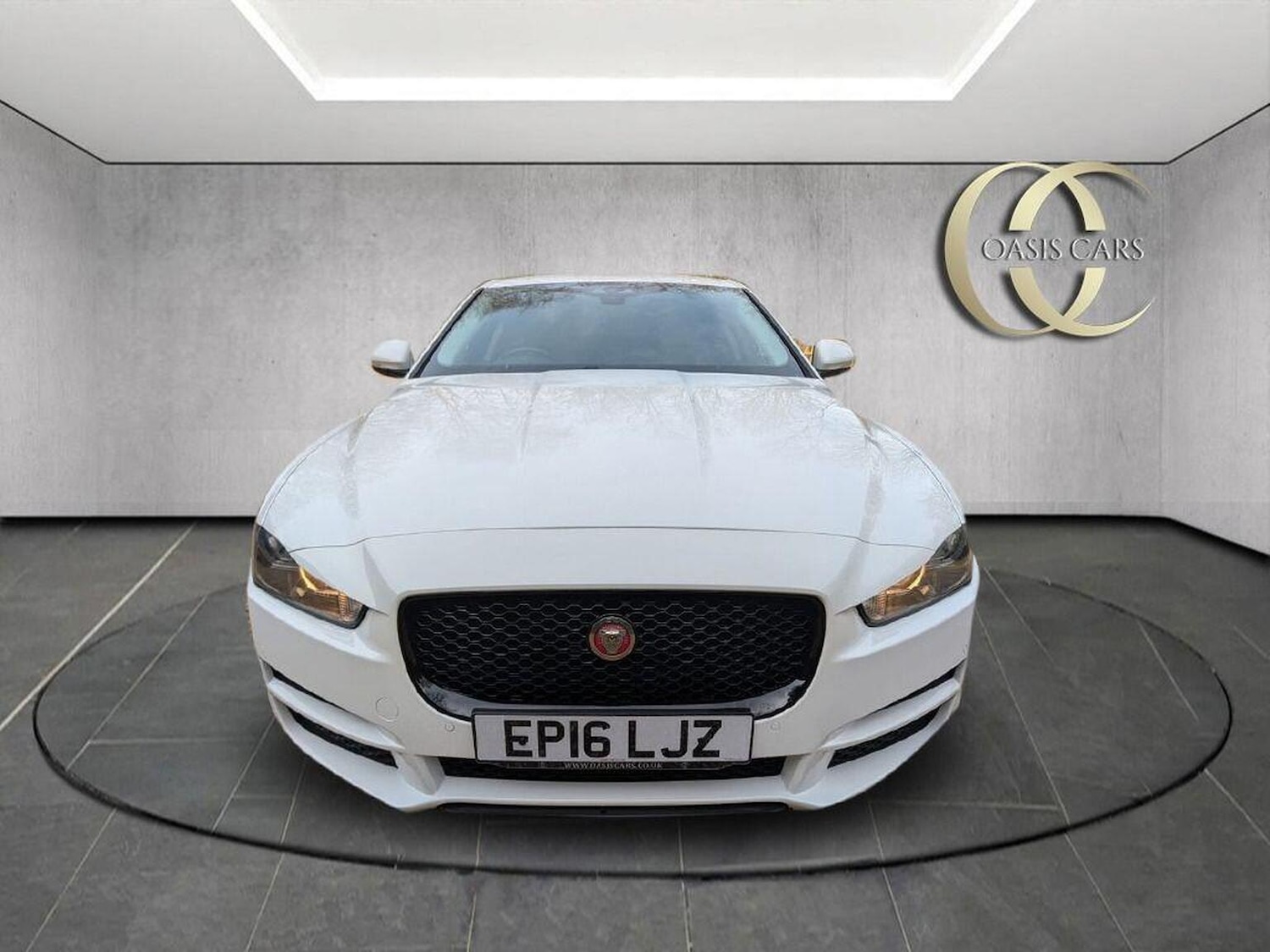 Used Jaguar XE 2016 for sale - 77880958: Photo 3