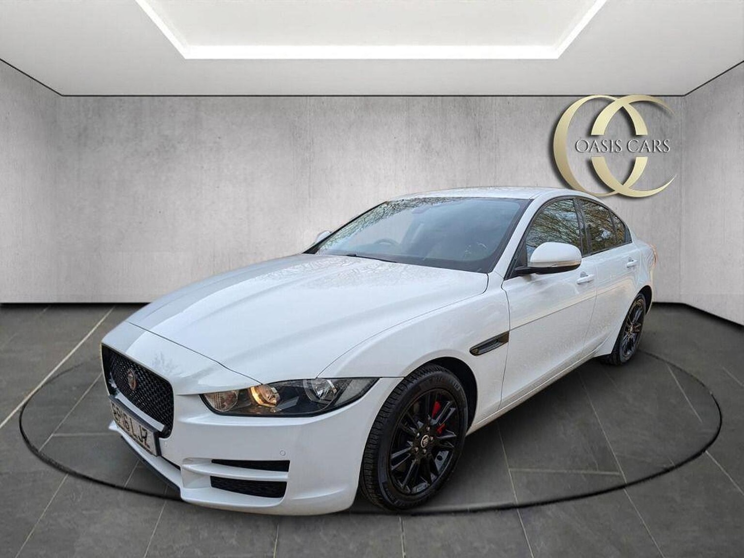 Used Jaguar XE 2016 for sale - 77880958: Photo 5