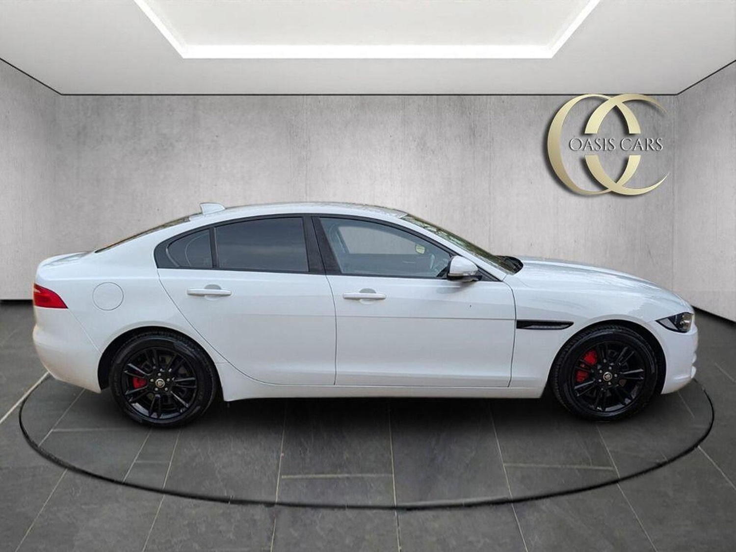 Used Jaguar XE 2016 for sale - 77880958: Photo 9