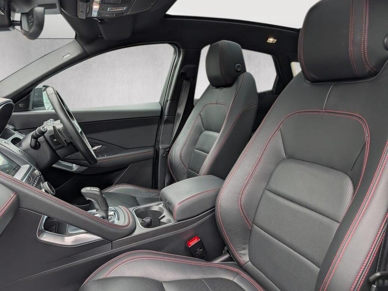 Used Jaguar E-Pace 2020 for sale - 76656192: Photo 5