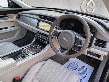 Used Jaguar XF 2017 for sale - 77668455: Photo