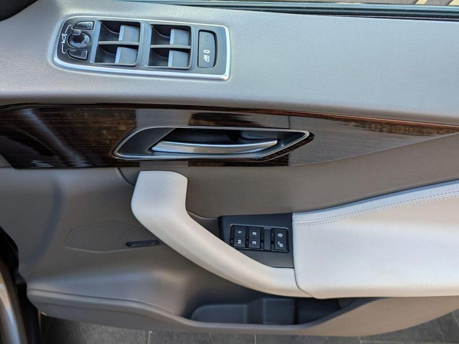 Used Jaguar F-Pace 2016 for sale - 76896956: Photo 15