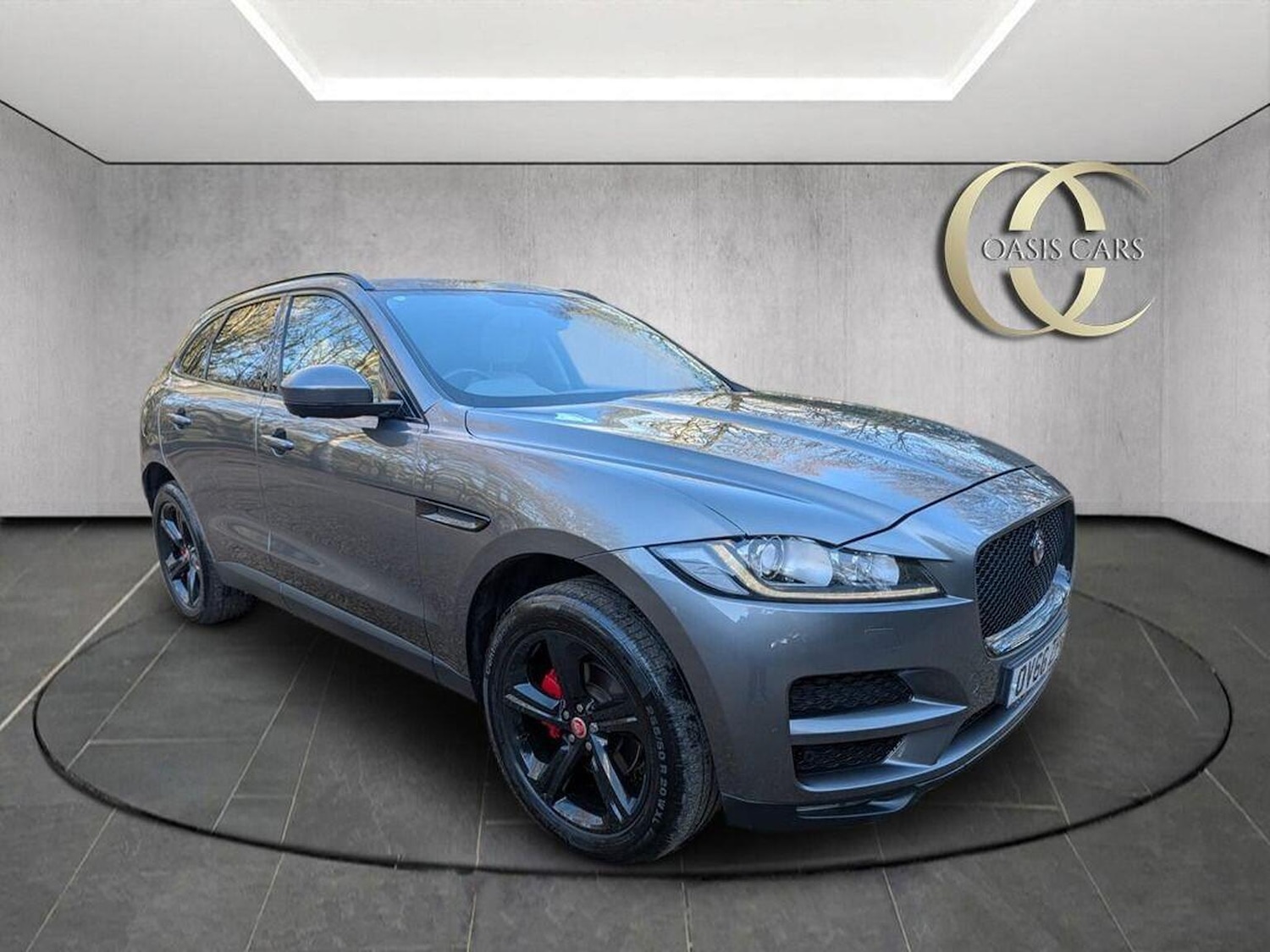 Used Jaguar F-Pace 2016 for sale - 76896956: Photo 2