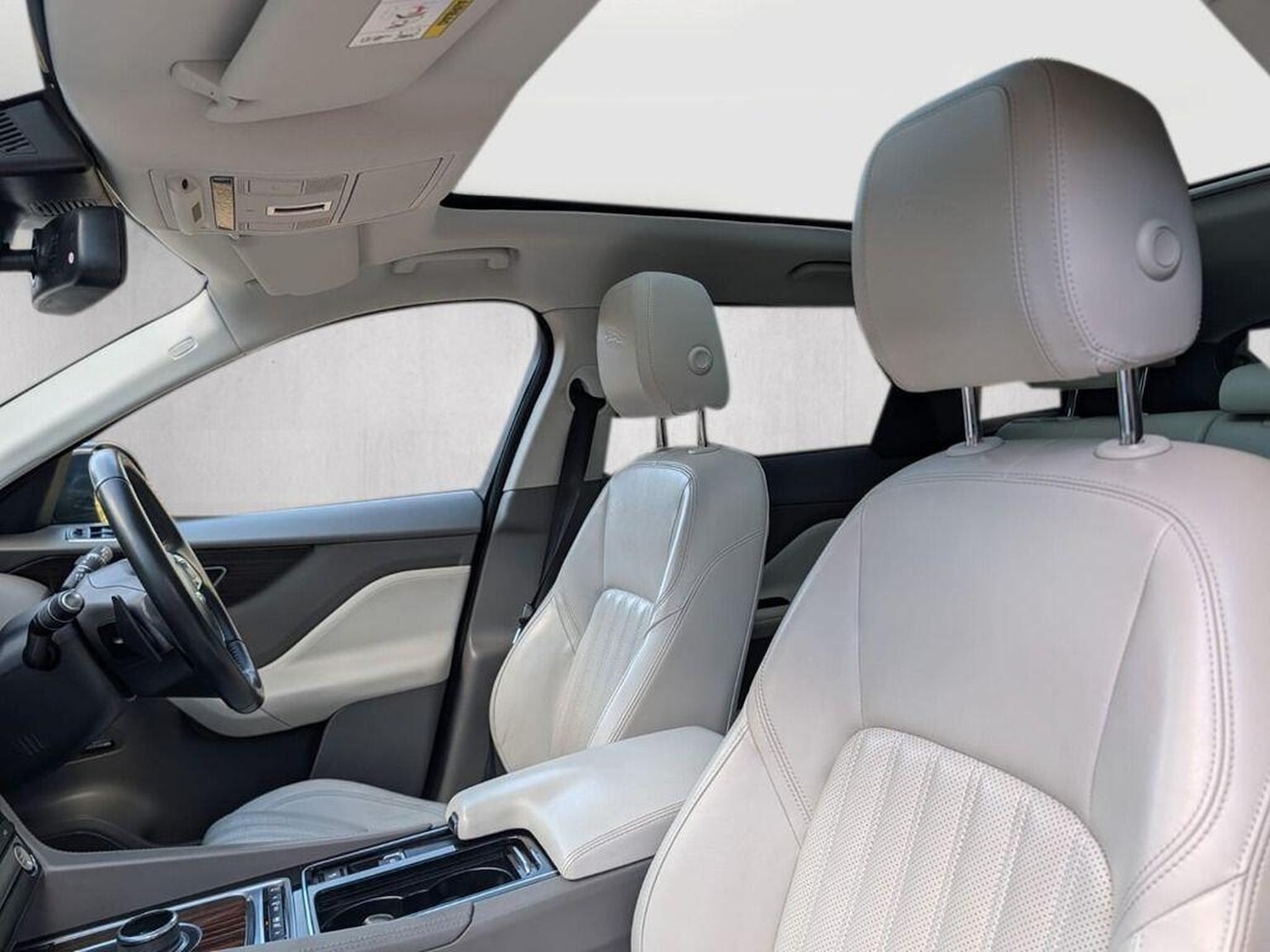 Used Jaguar F-Pace 2016 for sale - 76896956: Photo 4