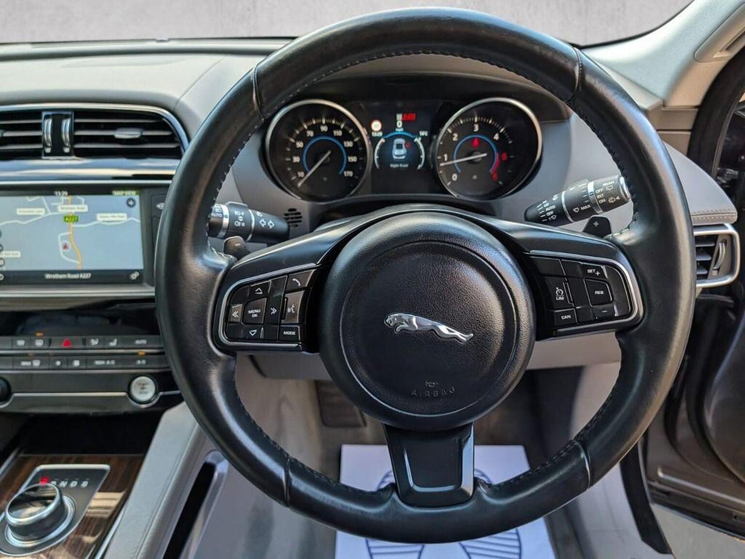 Used Jaguar F-Pace 2016 for sale - 76896956: Photo 5