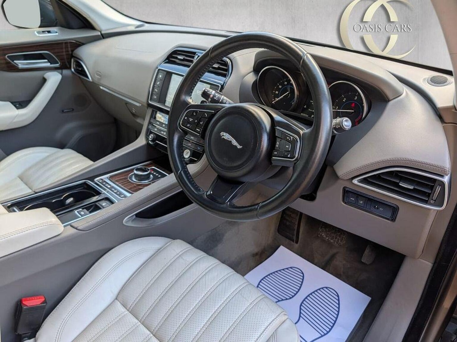 Used Jaguar F-Pace 2016 for sale - 76896956: Photo 6