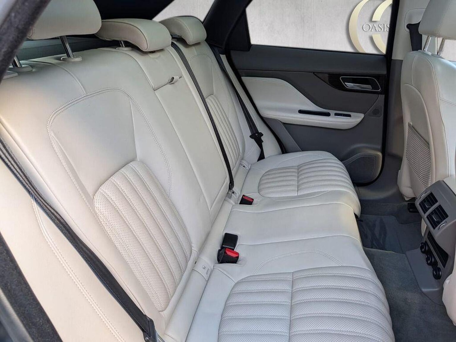 Used Jaguar F-Pace 2016 for sale - 76896956: Photo 7