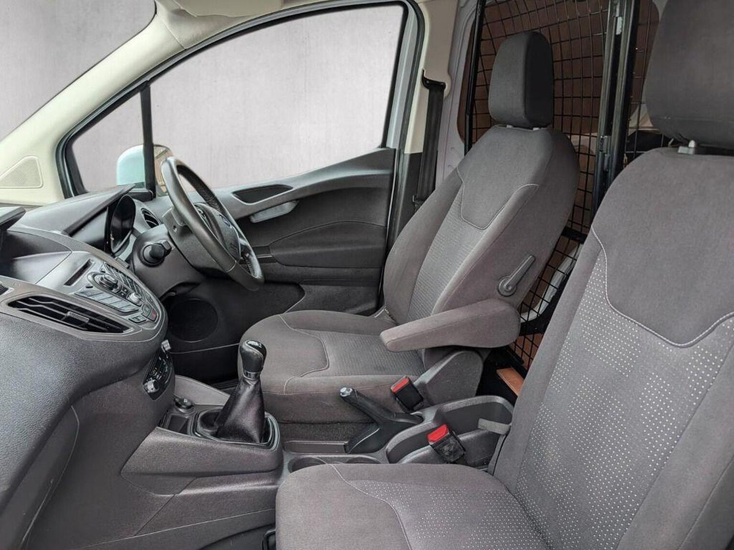 Used Ford Transit Courier 2015 for sale - 78218032: Photo 11