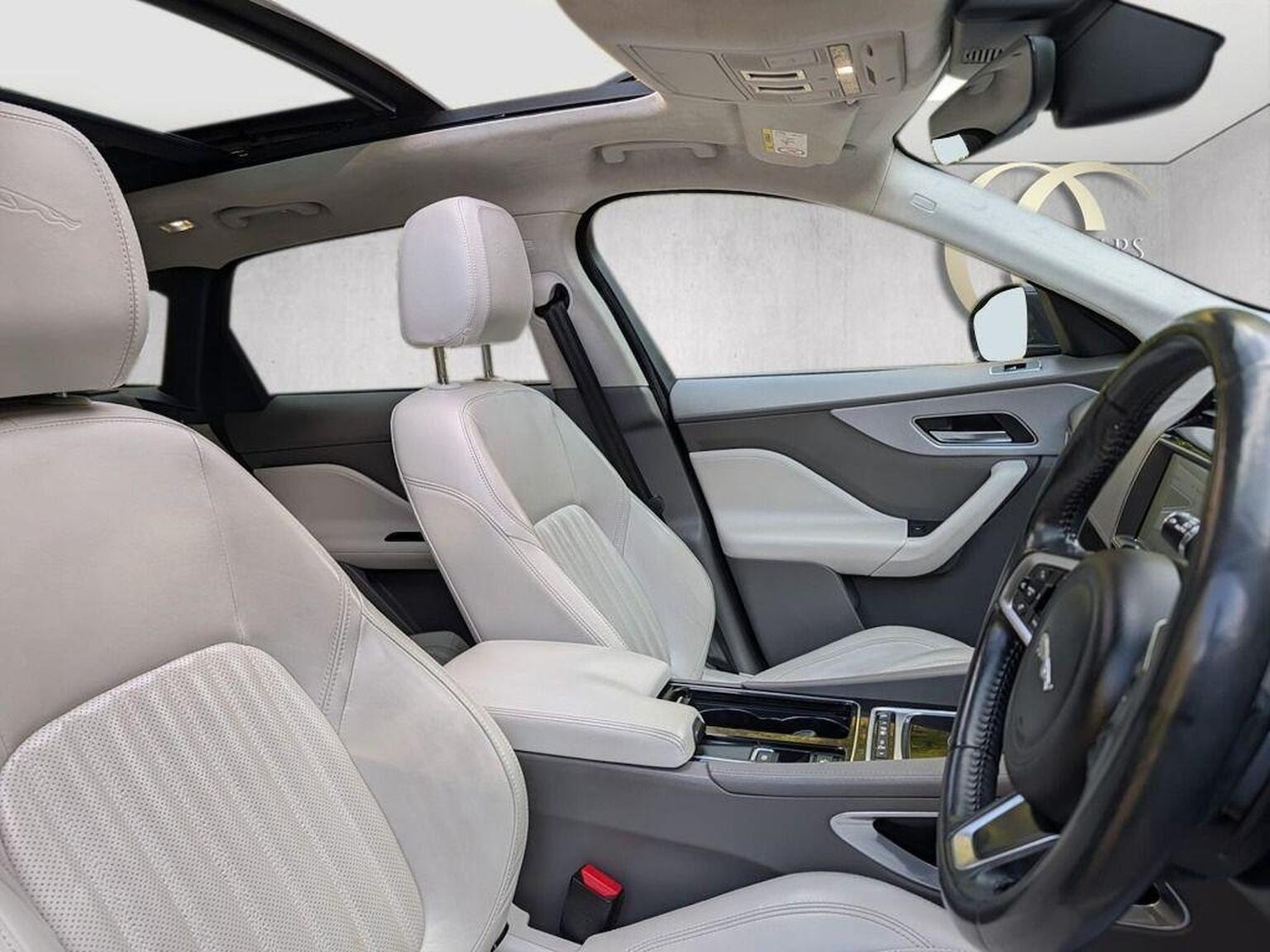 Used Jaguar F-Pace 2018 for sale - 76358146: Photo 4