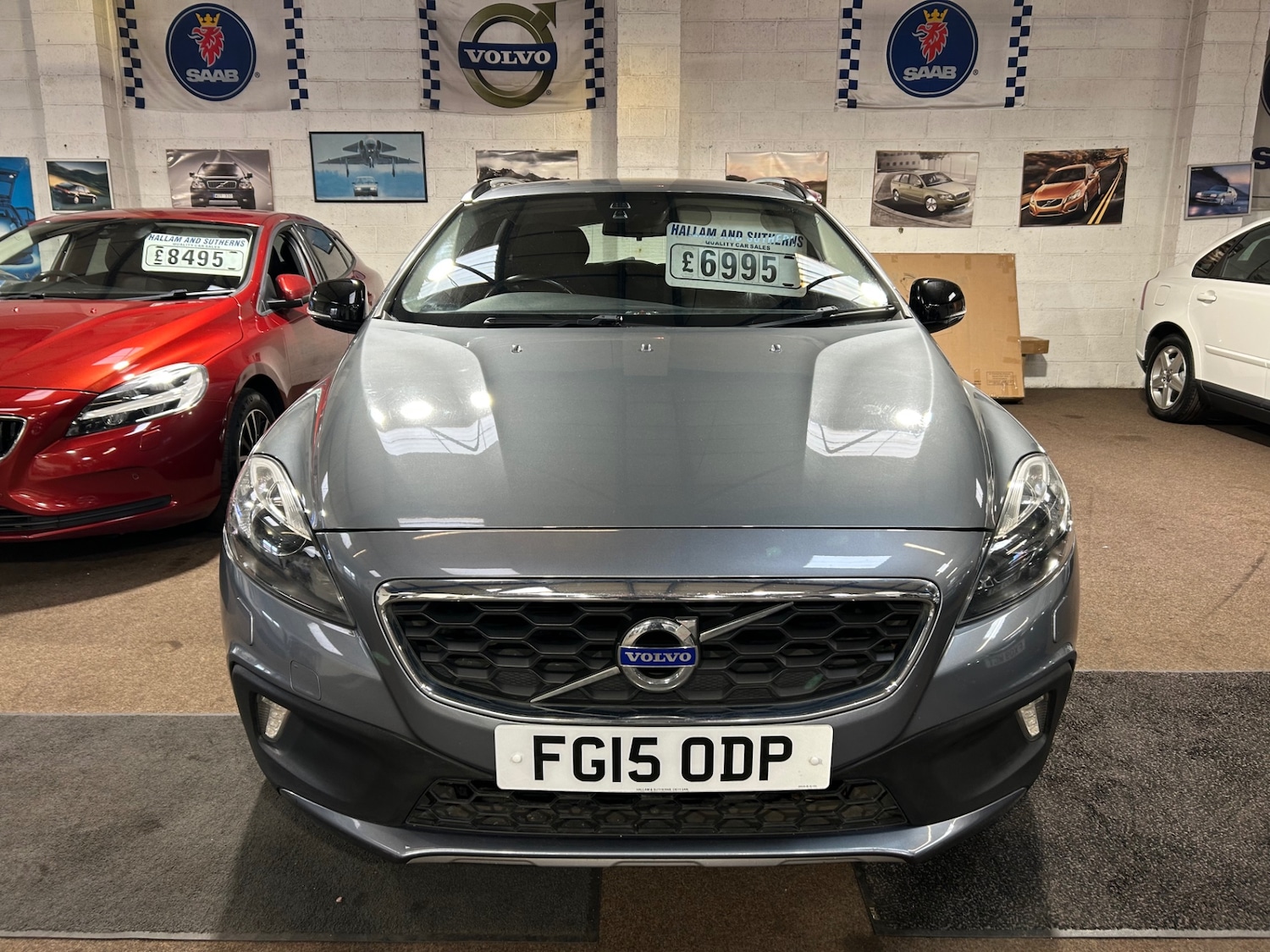 Used Volvo V40 2015 for sale - 77200882: Photo 2