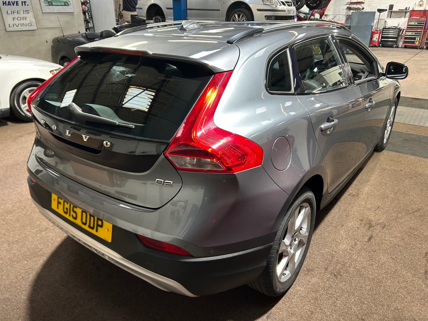 Used Volvo V40 2015 for sale - 77200882: Photo 6