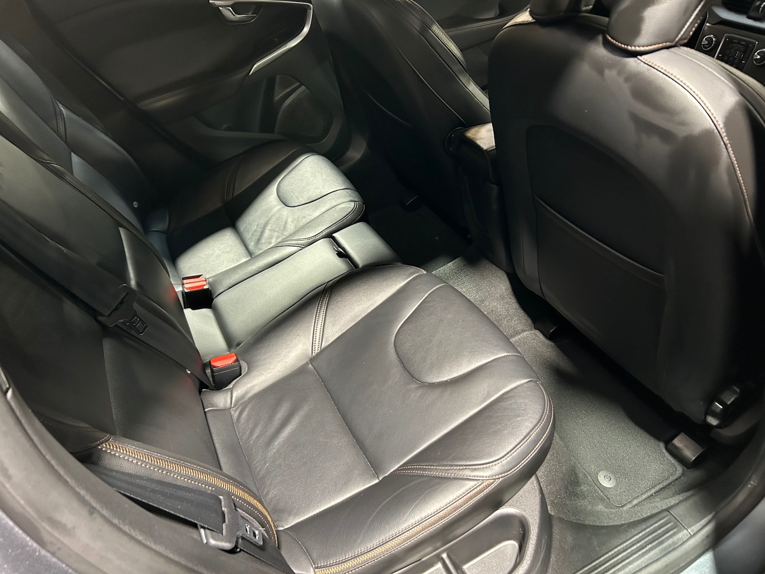 Used Volvo V40 2015 for sale - 77200882: Photo 8