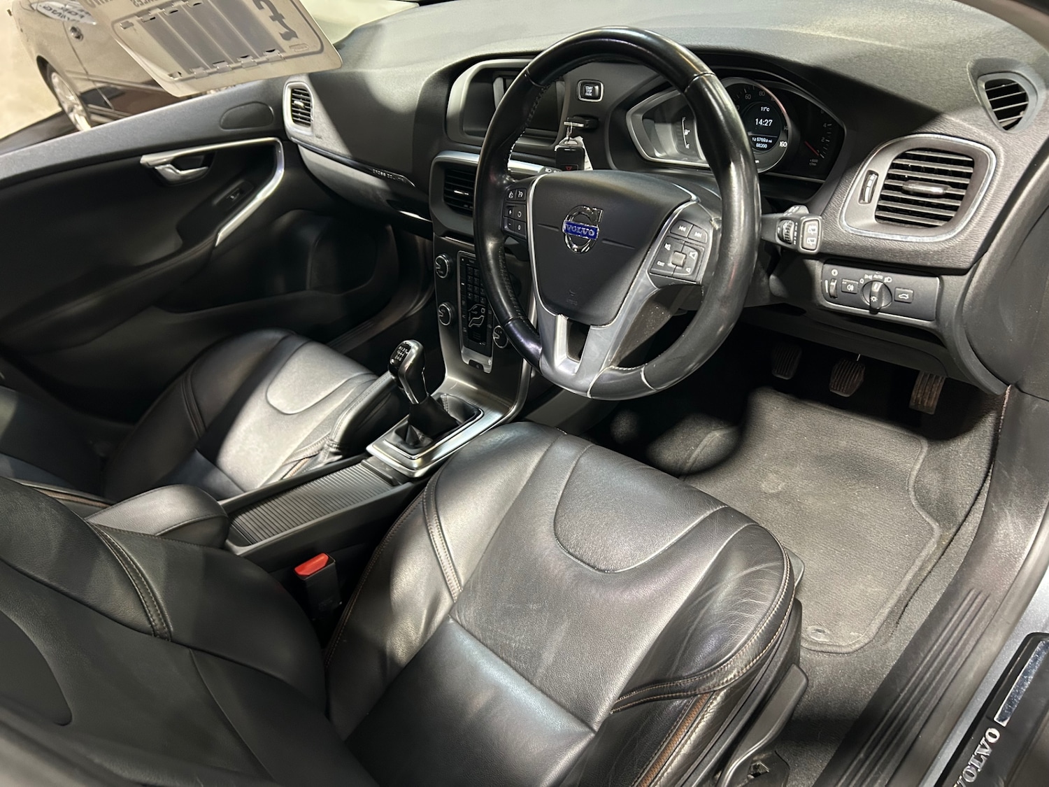 Used Volvo V40 2015 for sale - 77200882: Photo 9