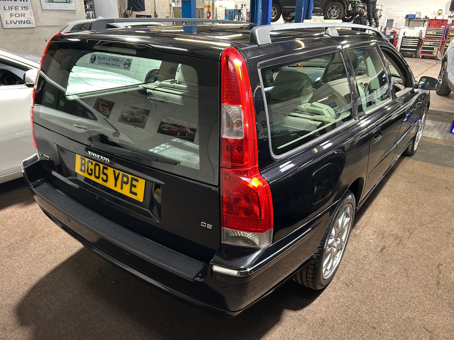 Used Volvo V70 2005 for sale - 77848195: Photo 6