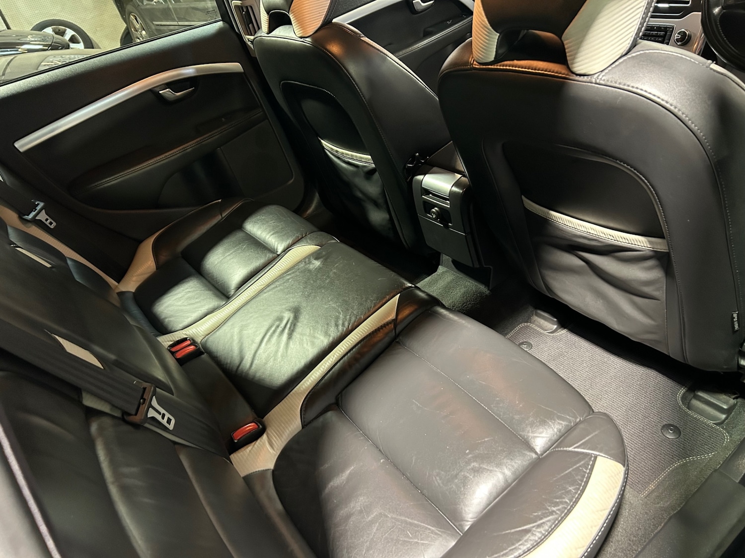 Used Volvo V70 2012 for sale - 76421930: Photo 8