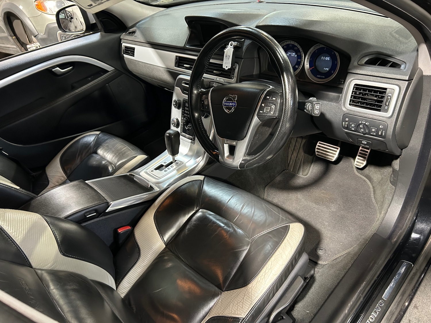 Used Volvo V70 2012 for sale - 76421930: Photo 9