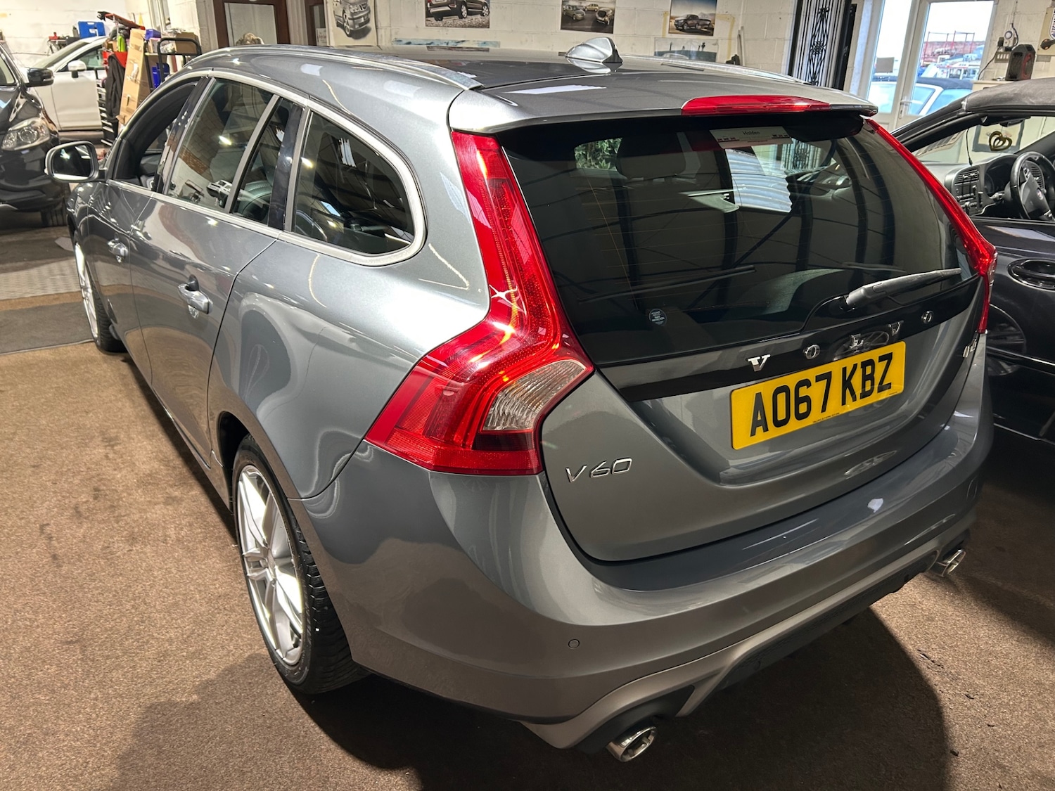 Used Volvo V60 2017 for sale - 77492859: Photo 5